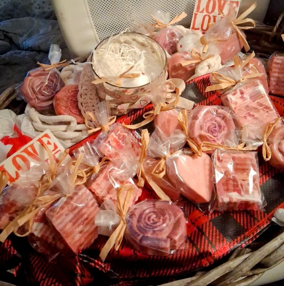 HANDCRAFTED SURF CITY SOAPS.